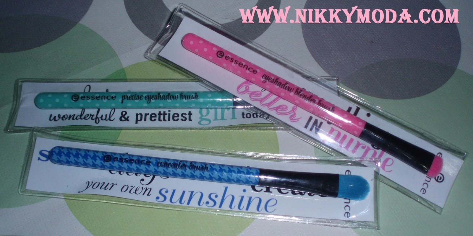 brochas maquillaje essence