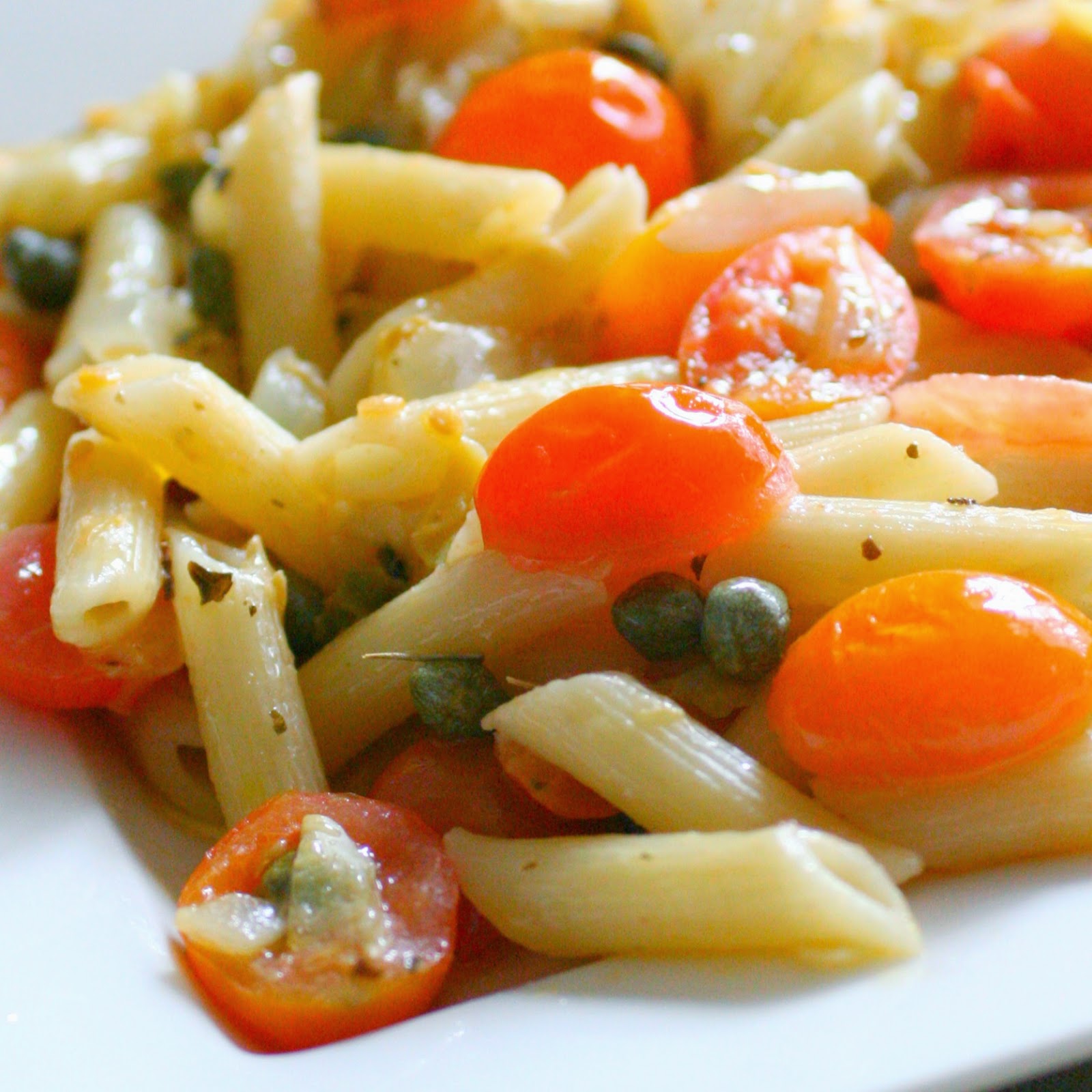 Penne Pasta with Cherry Tomatoes and Marinated Artichoke Hearts