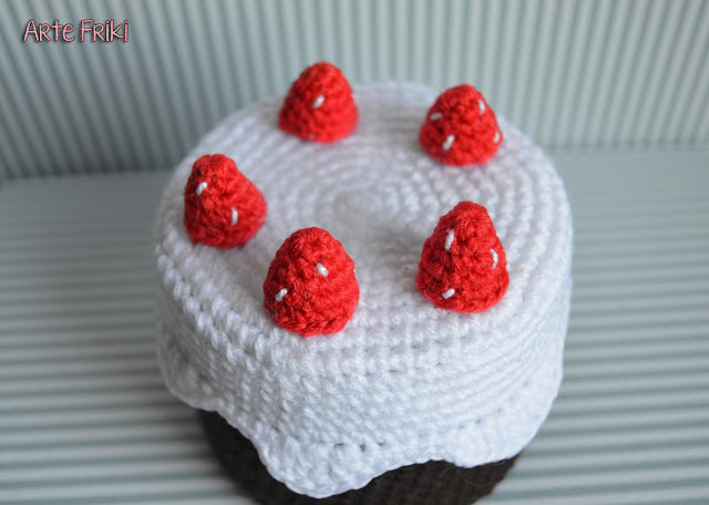 tarta amigurumi patron gratis cake amigurumi free pattern sweet dulces crochet ganchillo reposteria cumpleaños birthday videotutorial