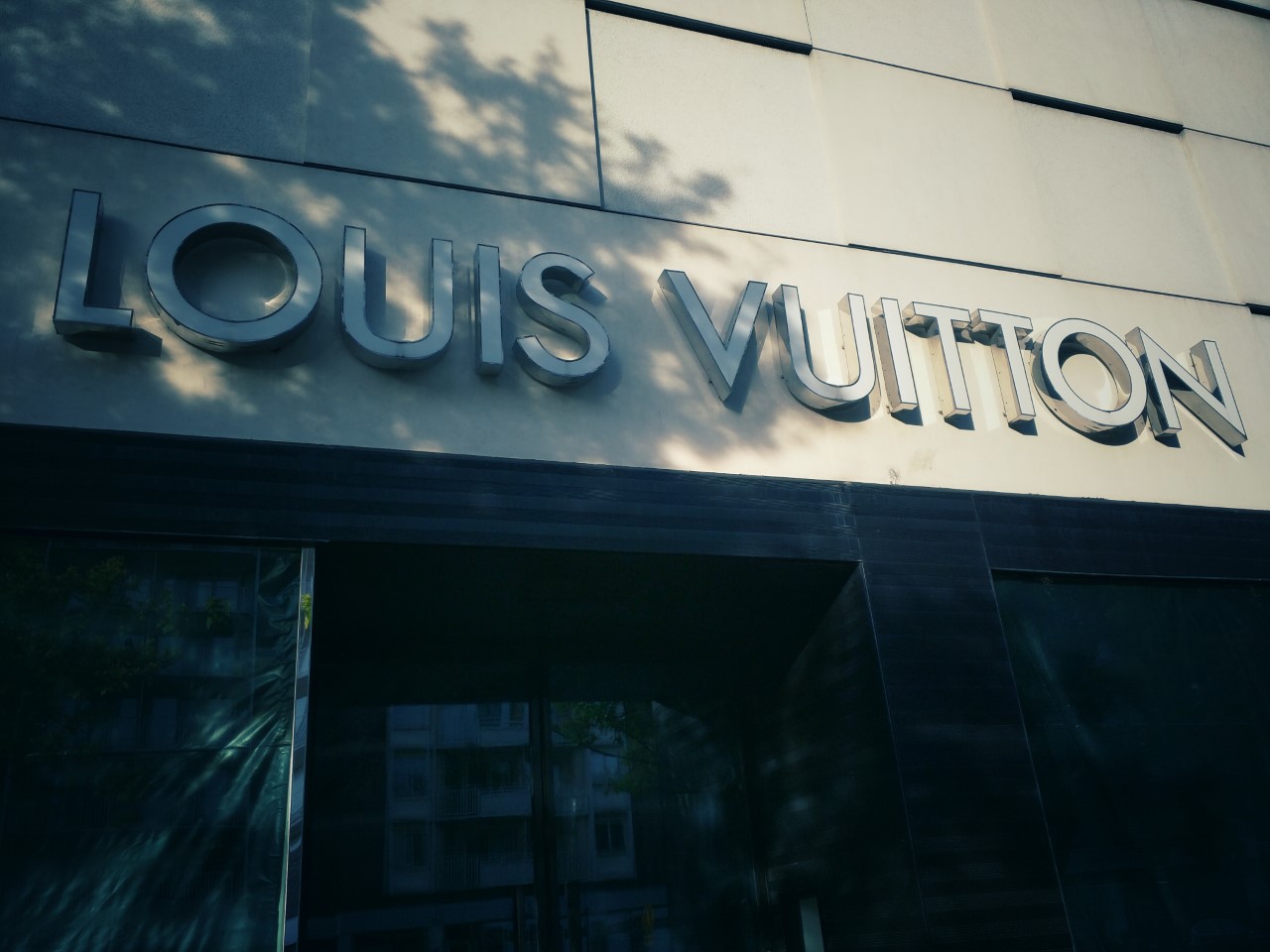 Louis Vuitton Store Closes in Chevy Chase