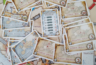 Ticket To Ride review what the cards look like