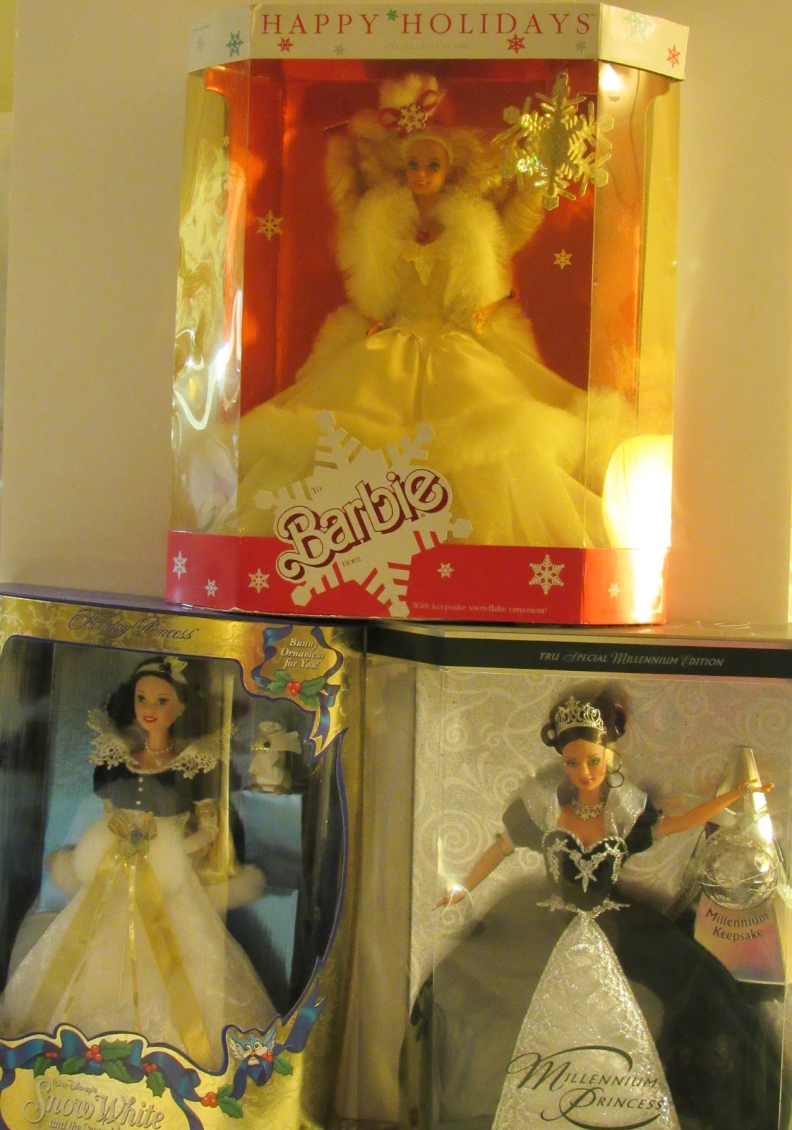 snow white holiday barbie