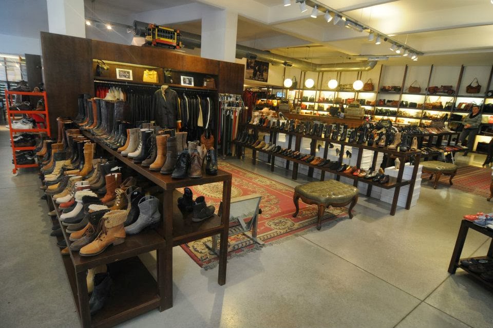 EL INFORMATORIO: Calzado y accesorios: la tradicional marca Briganti  renueva el catálogo para mujeres y hombres