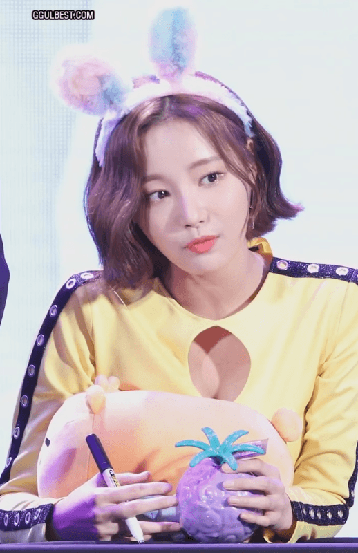 단발머리한 모모랜드 연우