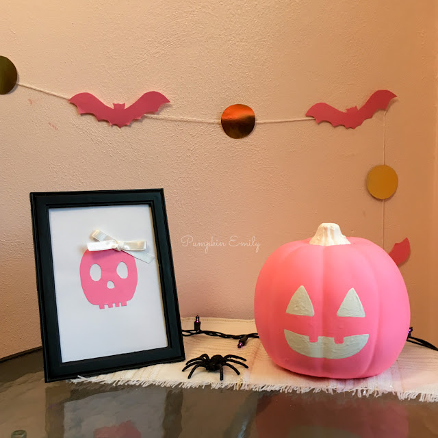 3 Pink DIY Halloween Room Decor Ideas
