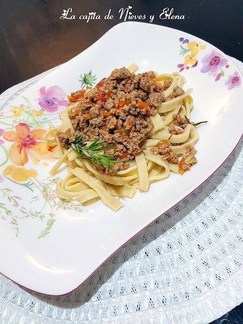 Maccheroni con boloñesa de cordero