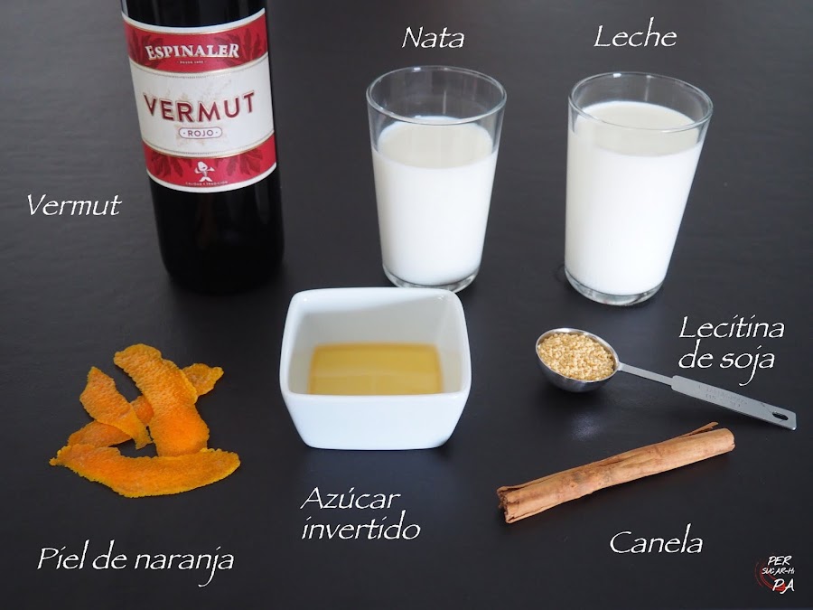 Cremoso helado de vermut rojo aromatizado con naranja y canela