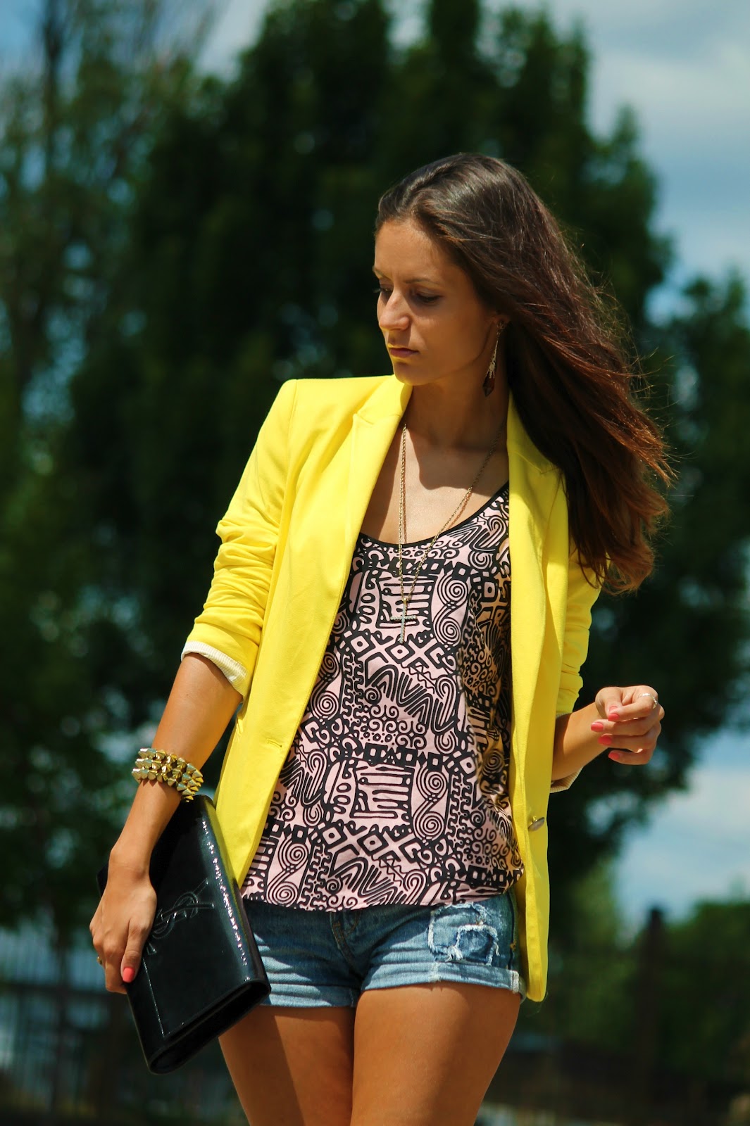Casual Look : Shorts and Yellow Blazer