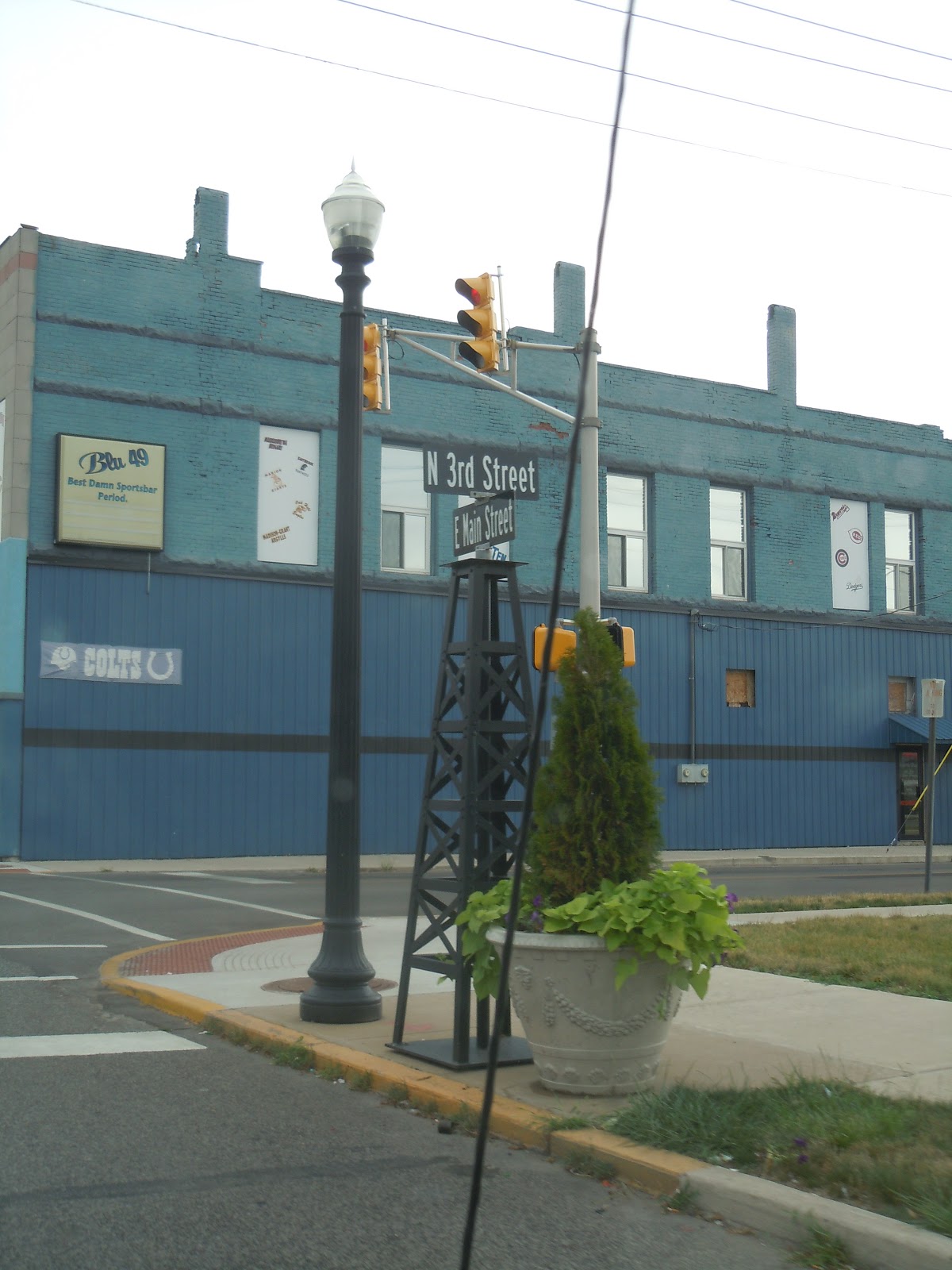 "La vie en...INDIANA!" (Life in Indiana.) Gas City Flea Market