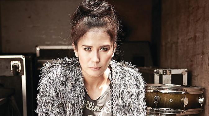 Chord Gitar Nicky Astria Misteri Cinta Blog