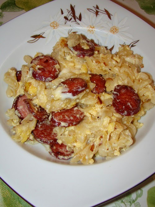 Paste prajite cu carnacior, ou si cascaval