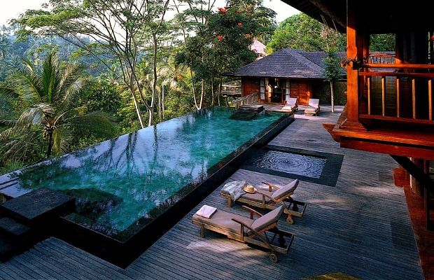 Luxury stay at Hotel Di Bali pool area