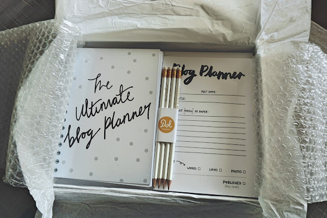 Bloggers_Essentials_Box_stationary_haul_pens_pencils_notebooks_planners_ink_new_post_lbloggers_organised