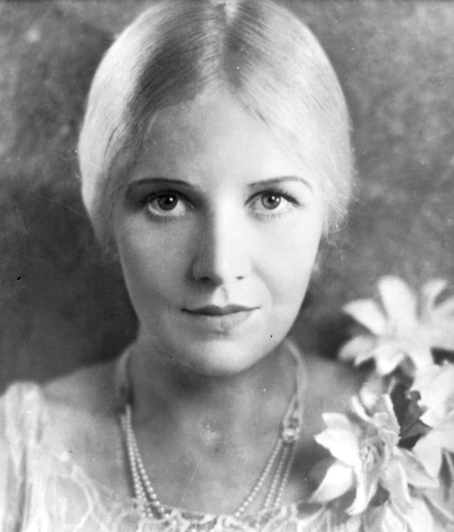 Cinema's Gallant Lady - 40 photos glamour d'Ann Harding dans les années 1920 et 1930