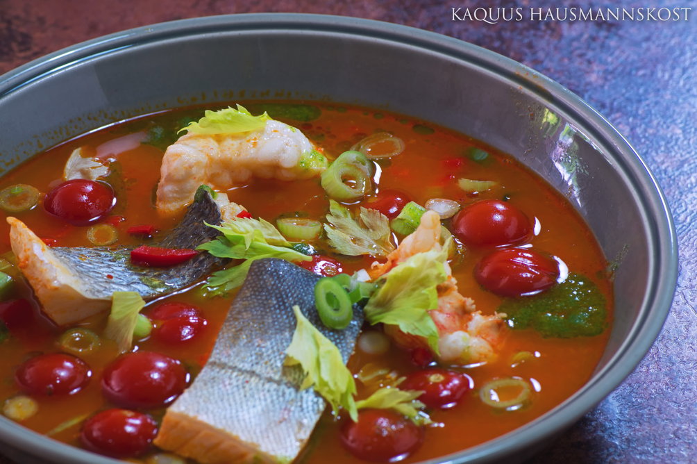 KAQUUS HAUSMANNSKOST: Fischsuppe mit gebackenen Tomaten