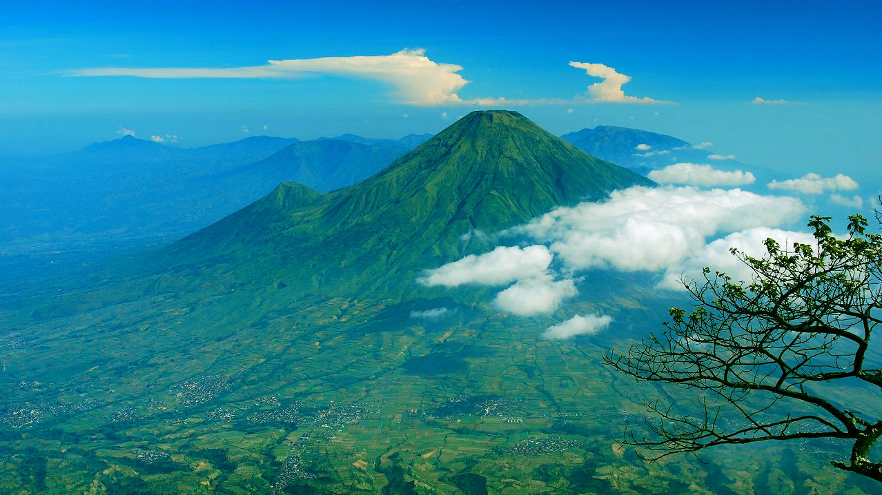 Daftar 7 Gunung Tertinggi di Pulau Jawa - Dzargon
