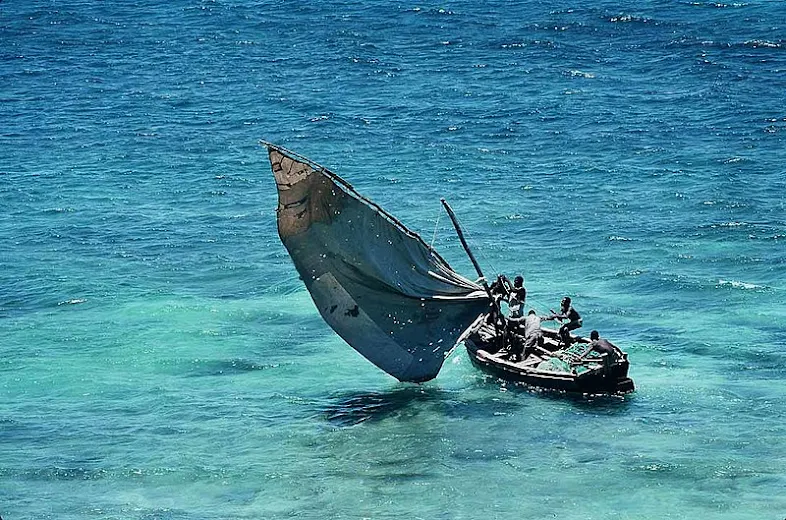 Perahu layar tradisional di Pulau Mozambik