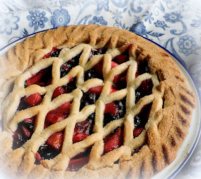 Apple and Blackcurrant Pie