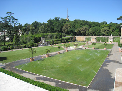 Gardens-in-the-Vatican-Museums-Rome-Italy