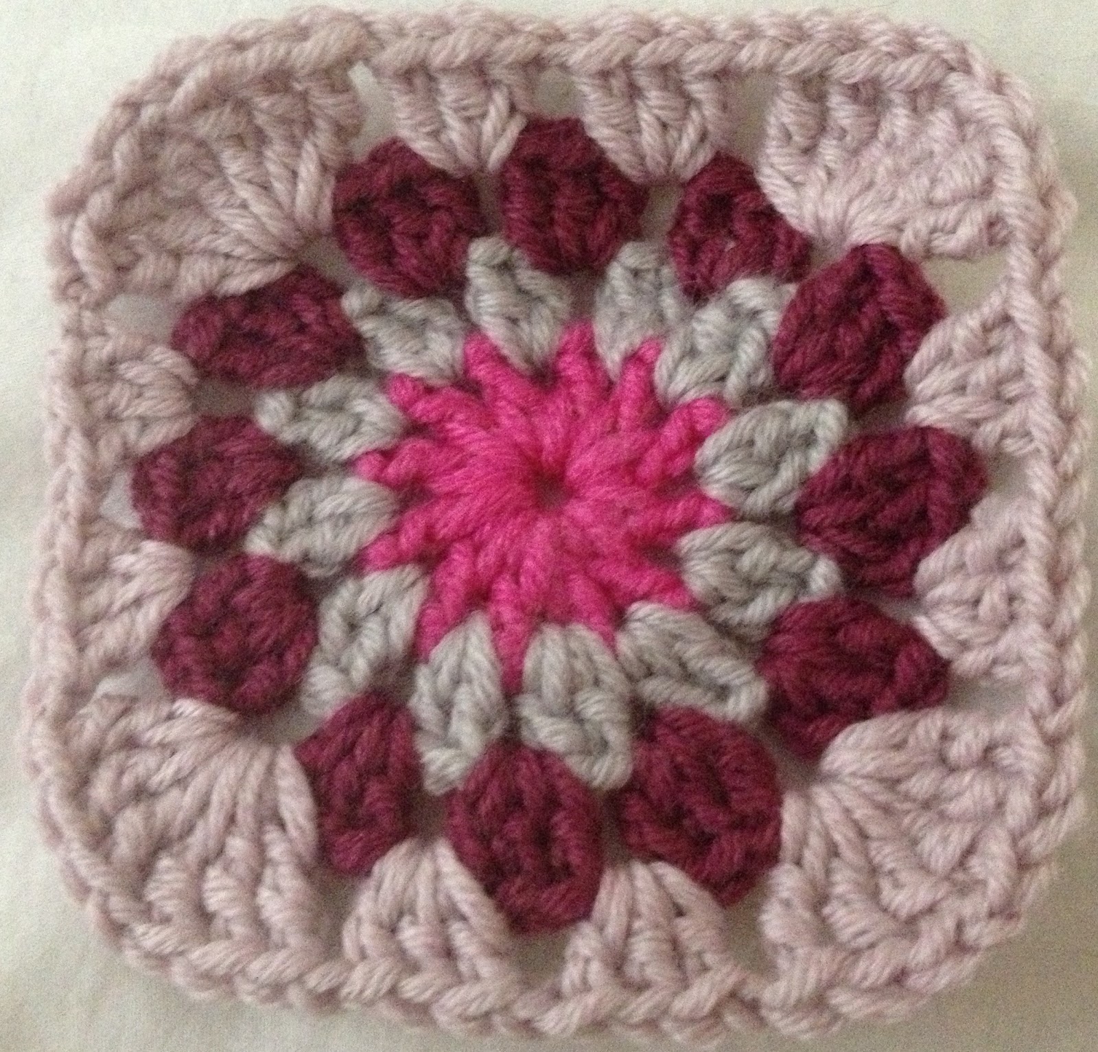 hazeybee Granny squares the beginning