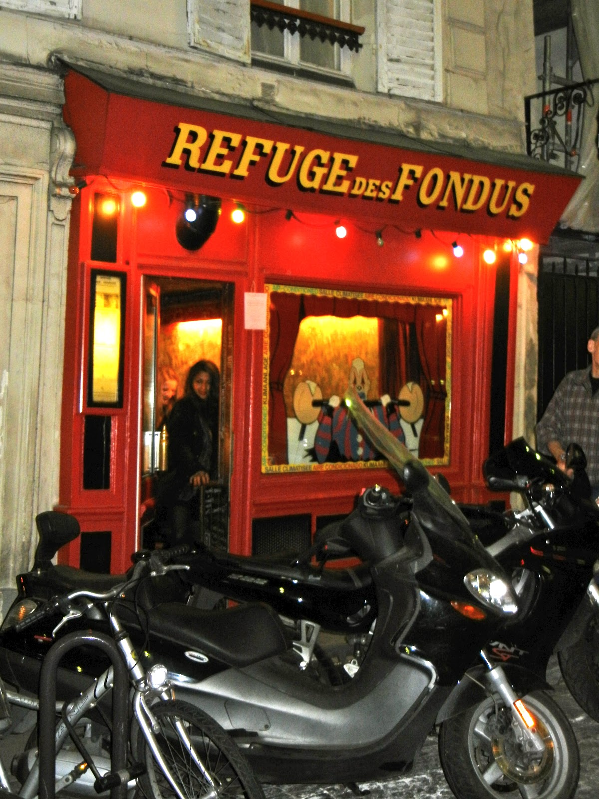 lions, tigers & clare Food in France Refuge des Fondus