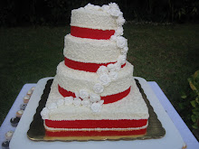 Pastel de bodas b y rojo