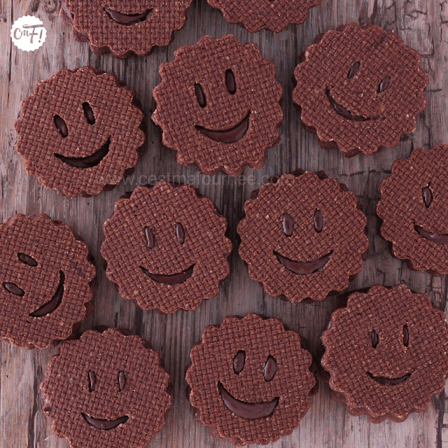 BISCUITS SMILEY AU CHOCOLAT