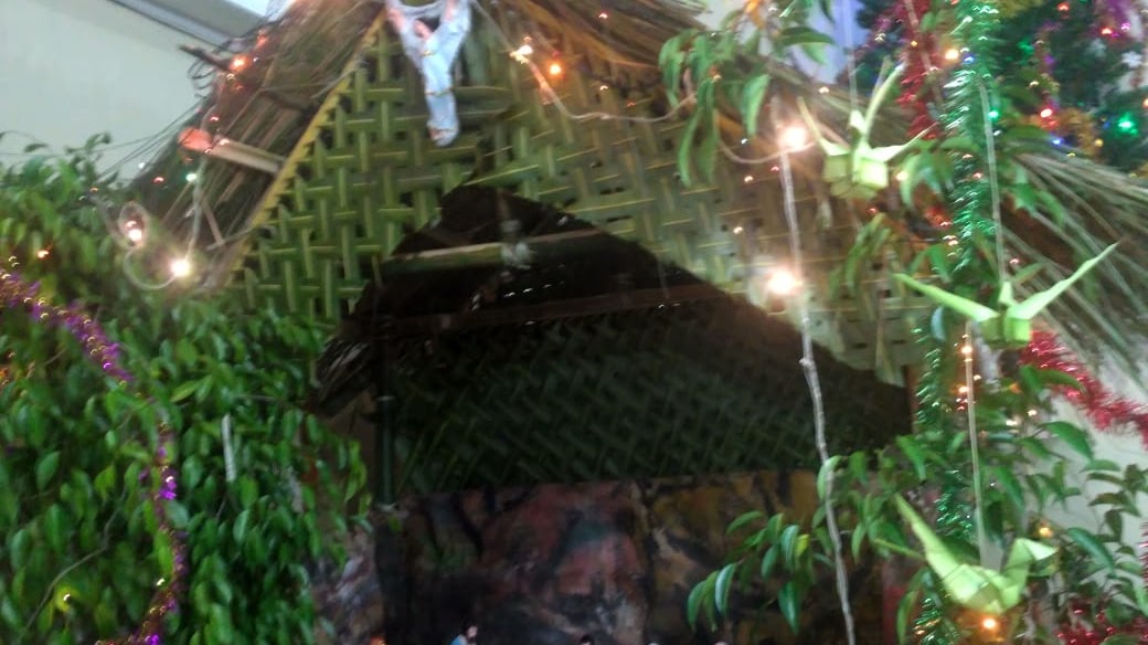 Sebuah Gua Natal Sederhana Dari Anyaman Daun Kelapa