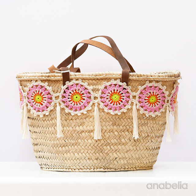 Customized summer bag with crochet motifs, free pattern by Anabelia Craft Design