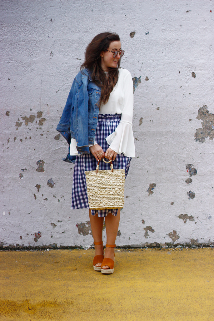 GINGHAM SKIRT X STRAW TOTE | Styled by FREIDY