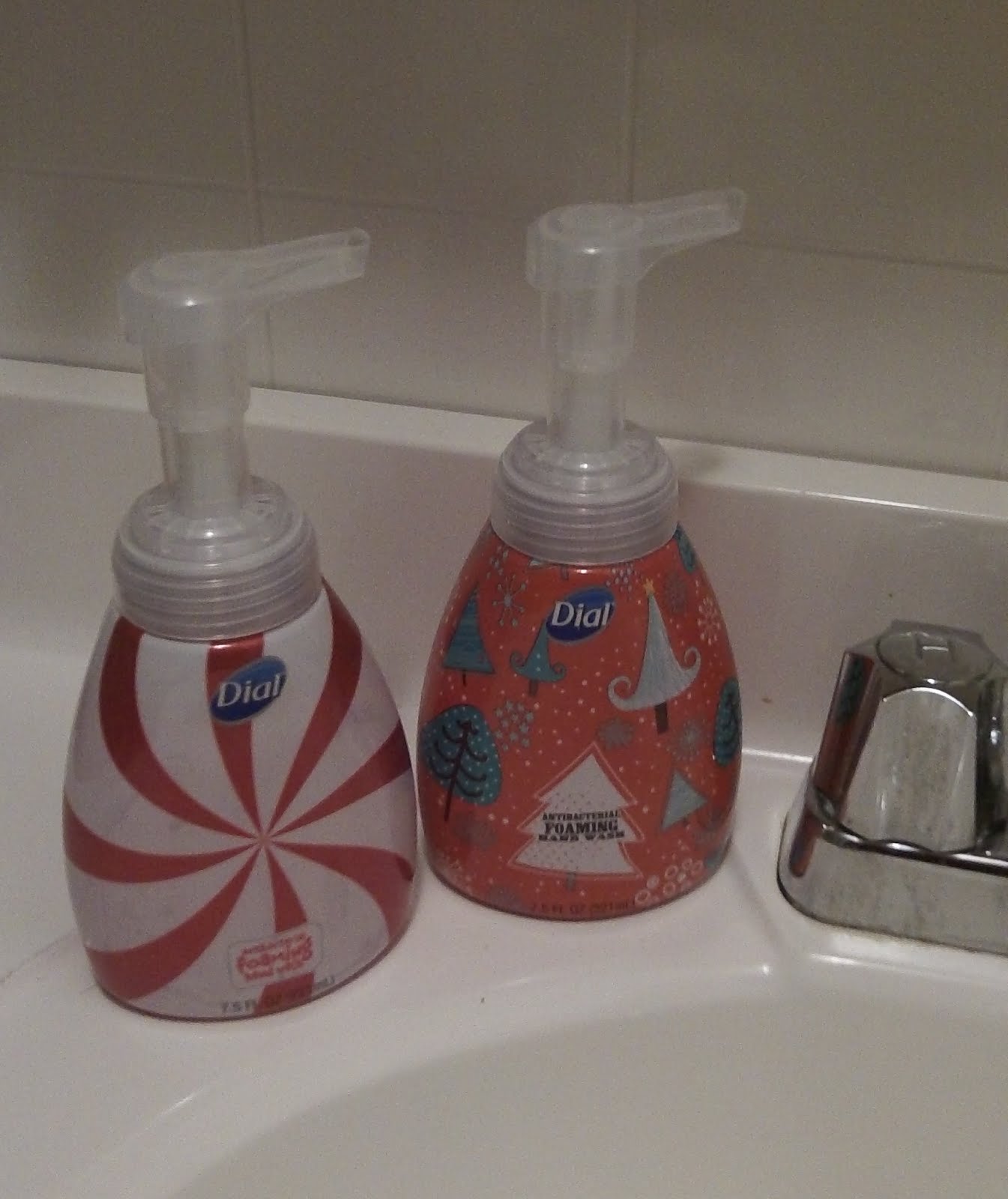 Lori's Blog reviews and more Dial Foaming antibacterial Hand Wash review