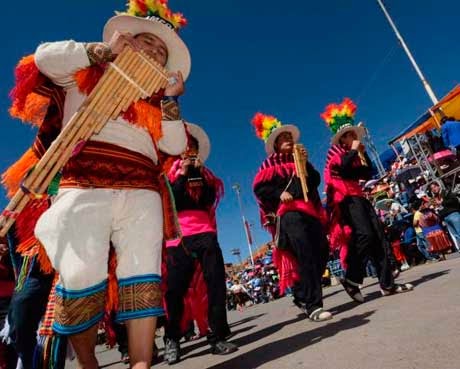 El Carnaval de Oruro se tiñe de luto con 4 muertos al hundirse una pasarela