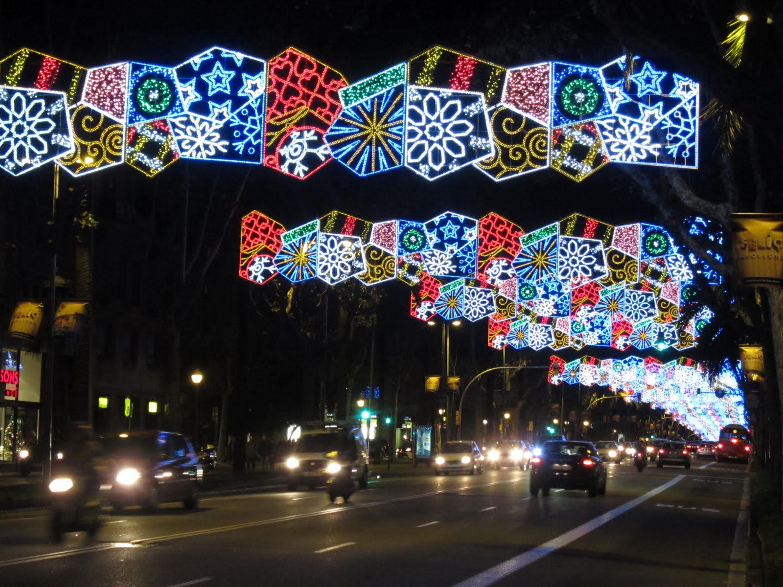 Where Is Darren Now? Christmas Lights In Barcelona