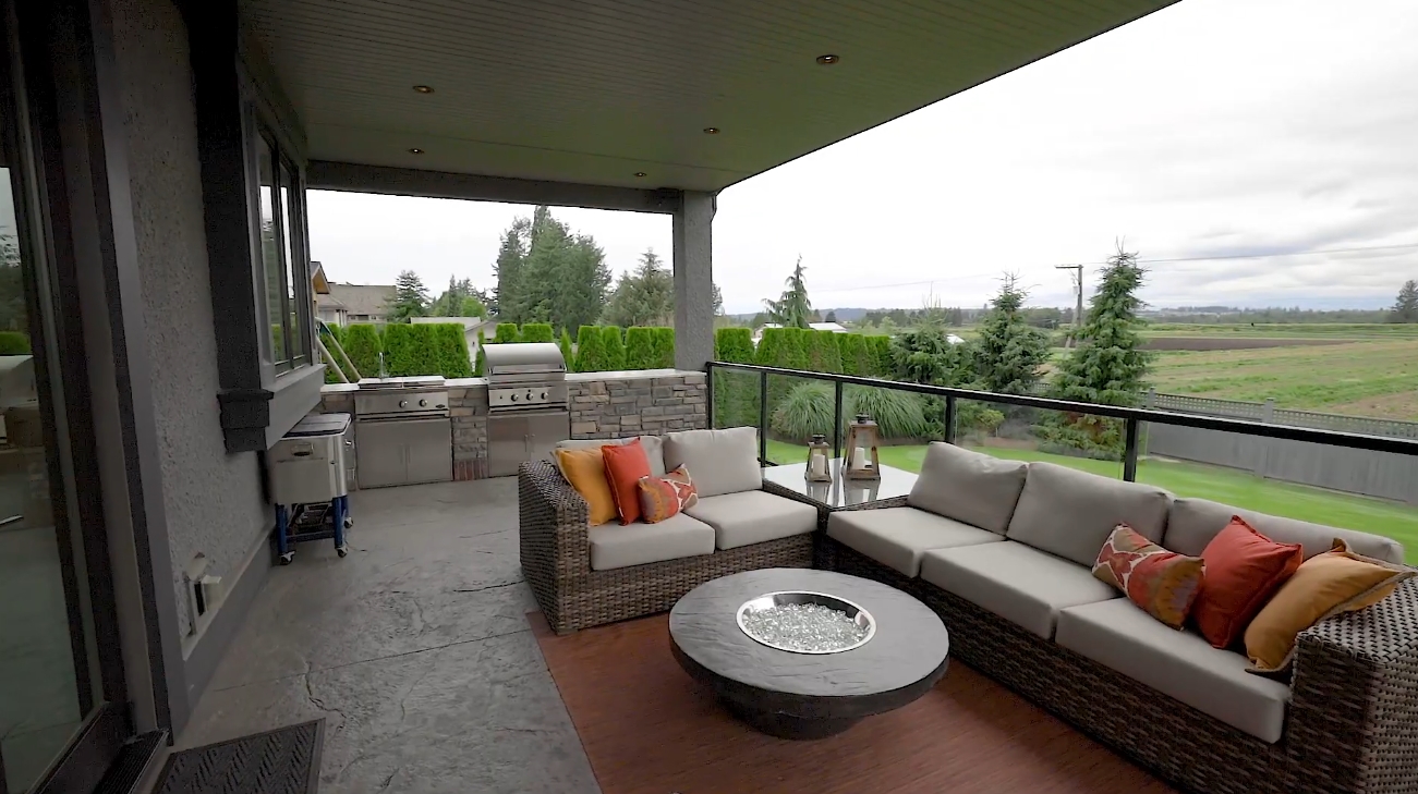 36 Photos vs. 15911 39A Avenue, South Surrey, BC - Sotheby's International Realty Canada - Luxury Home & Interior Design Video Tour
