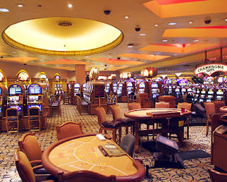 Зал казино "Bally's", США