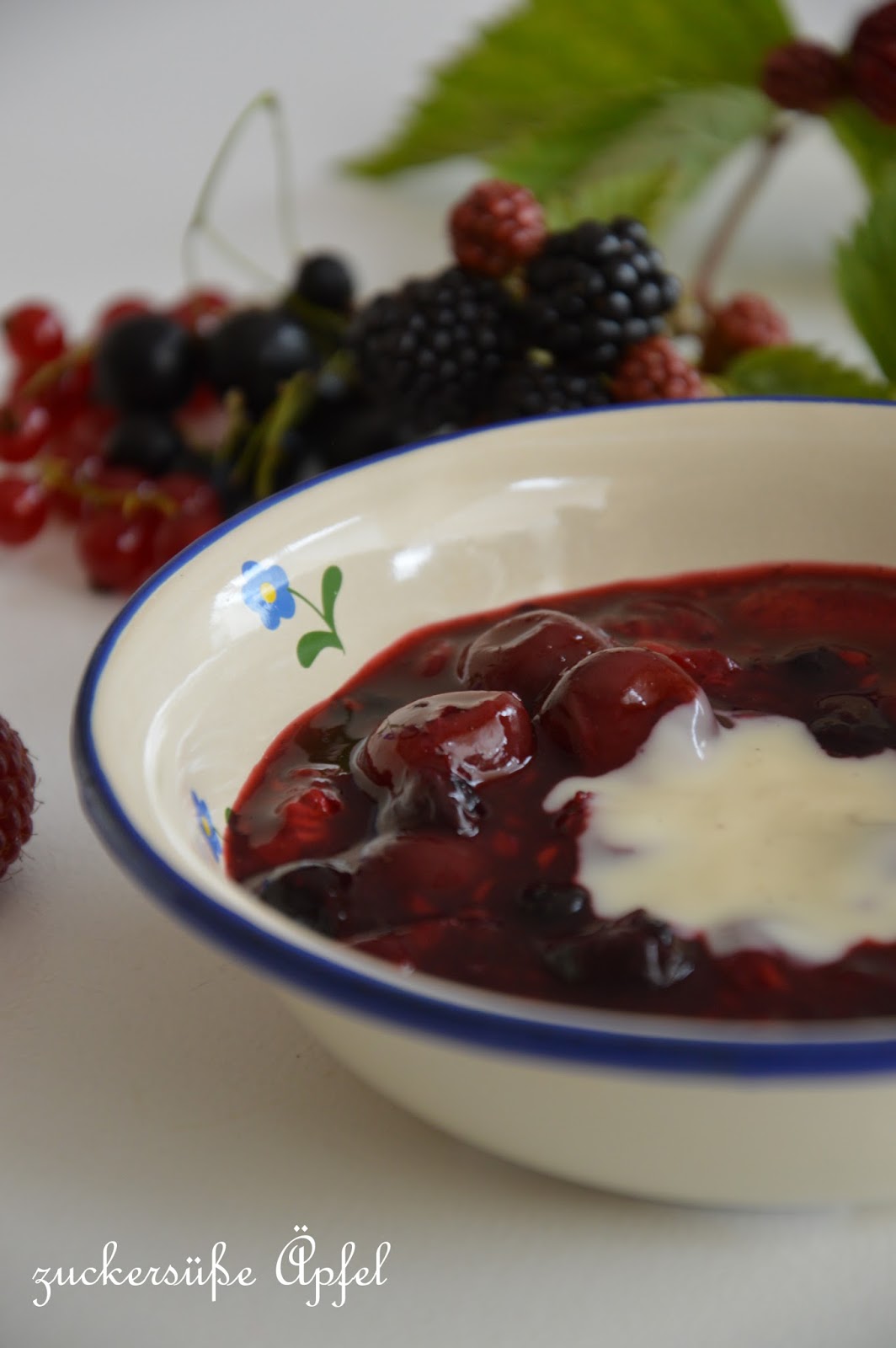 Ein Rezept für rote Grütze mit Vanillesoße | ♥ Zuckersüße Äpfel ... Ein Rezept für rote Grütze mit Vanillesoße | ♥ Zuckersüße Äpfel ...