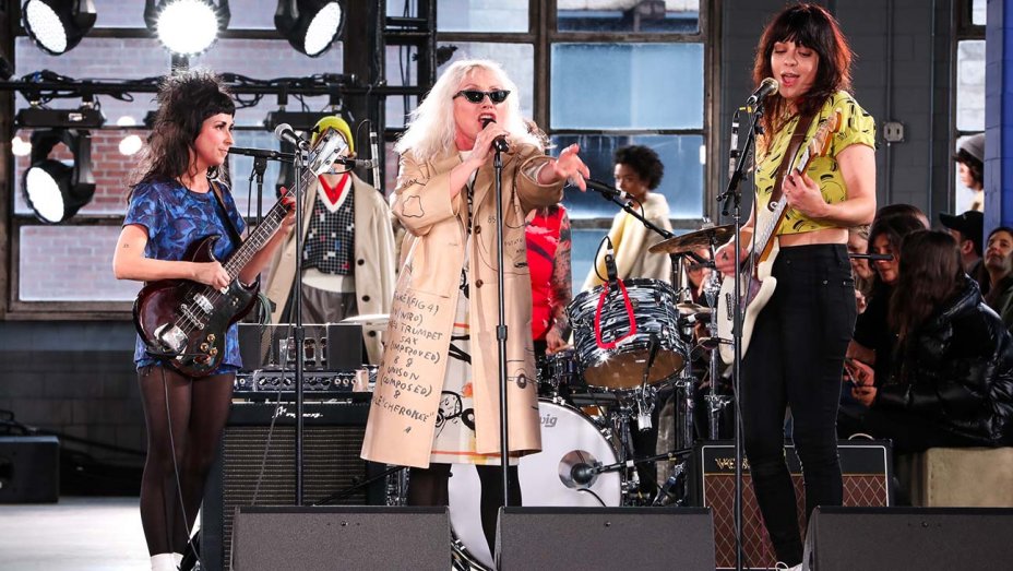 Hennemusic Queen And Adam Lambert Stream Live Aid Set From Fire