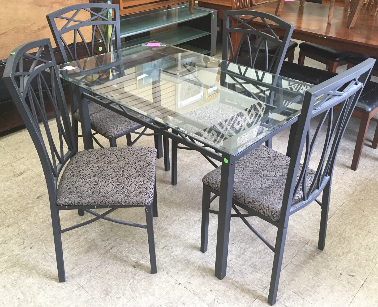 Uhuru Furniture & Collectibles Glass Dining Table & 4 Chairs 125 SOLD