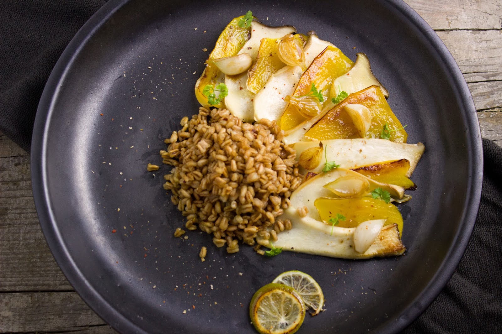 Dinkelreis asiatisch mariniert mit Pilz-Paprika-Duett und ...
