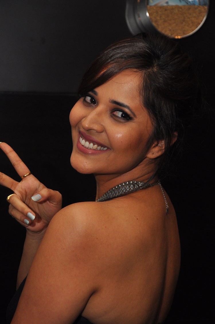 750px x 1129px - Anchor Anasuya Hot Stills At Winner Movie Pre-Release Event - Southcolors.in
