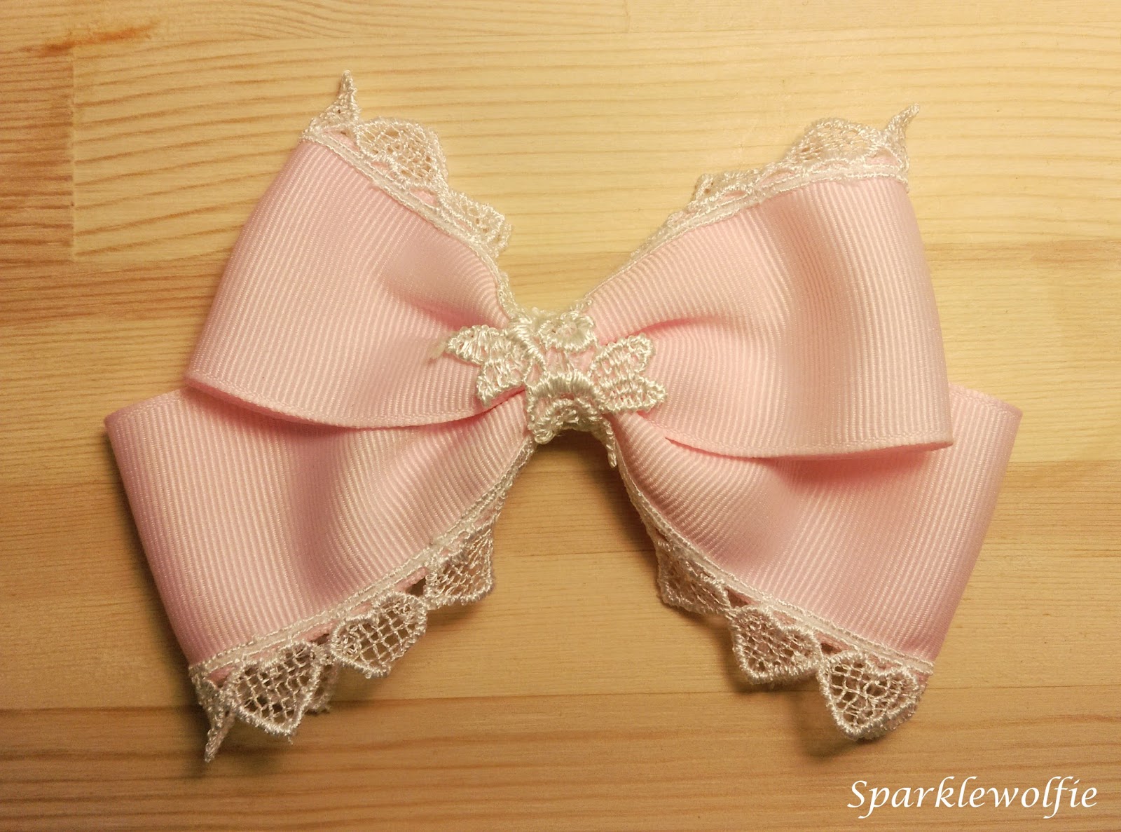 Sparklewolfie's Wonderland Lace and Ribbon Hair Bows Tutorial