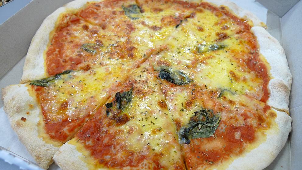 feed the tien Mamma Mia Pizza