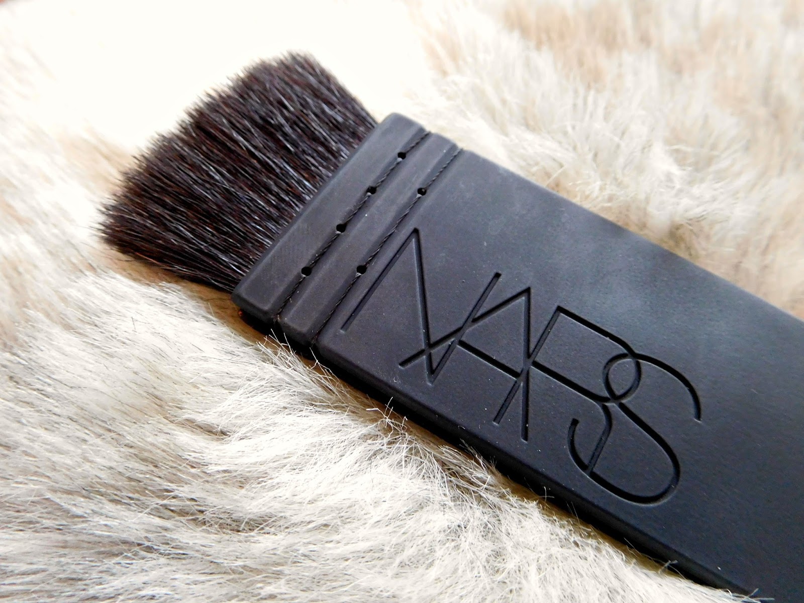 NARS ITA Brush Dupe The Beauty Log