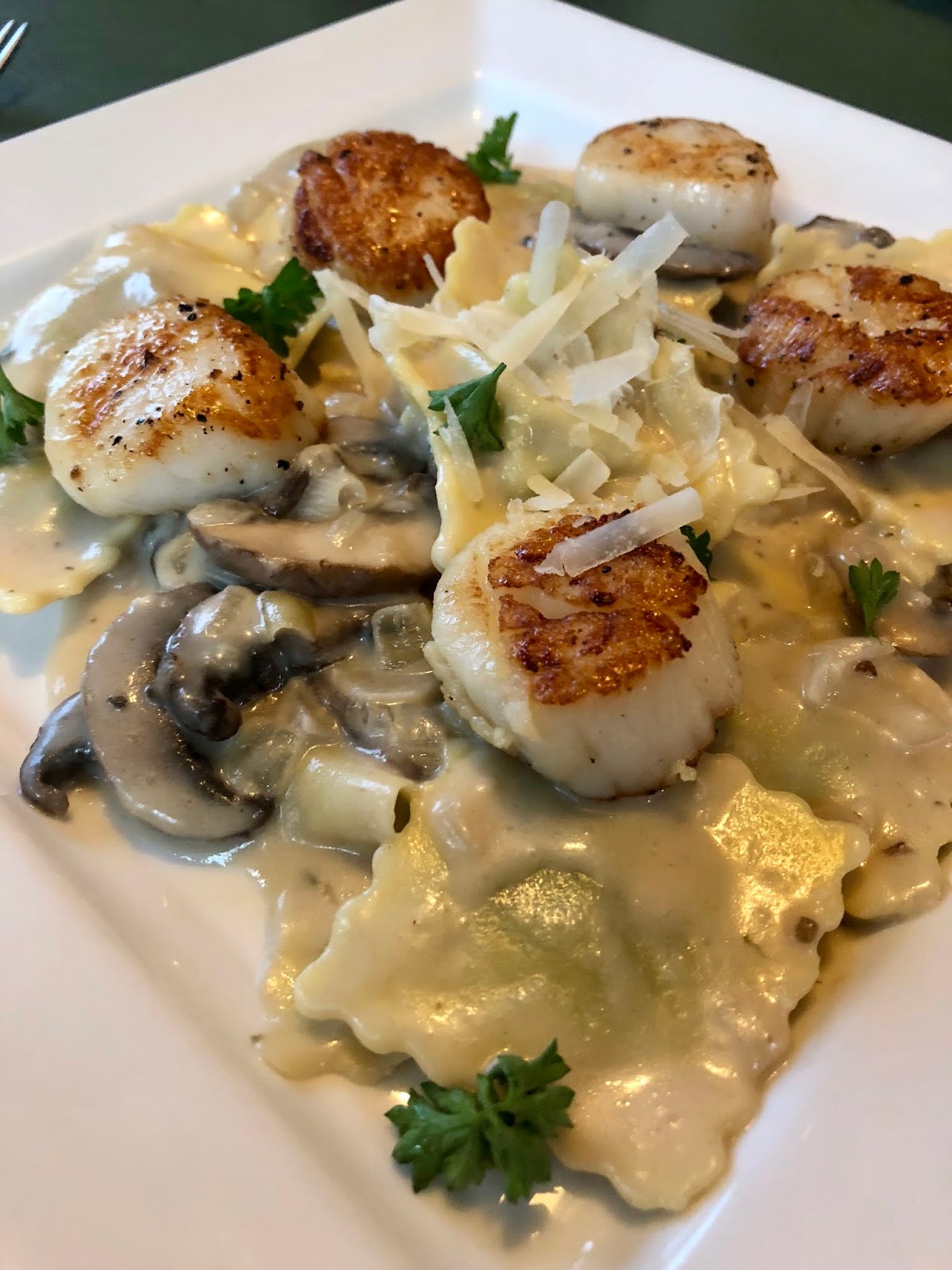 Scallops & Ravioli in Creamy Mushroom Sauce Food, Creamy mushroom