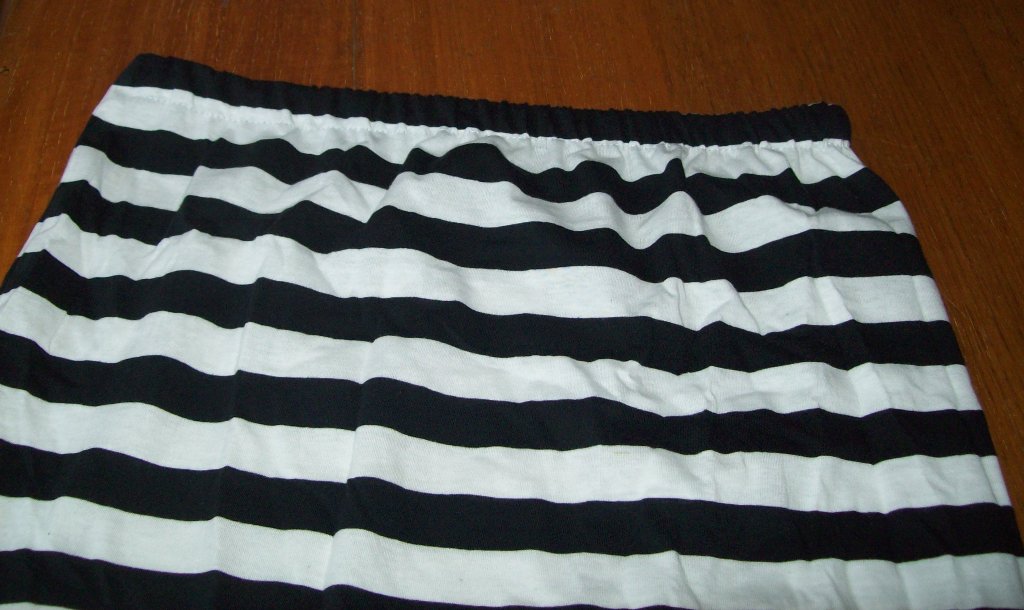 Vintage Sew and So by Kerri Anastasia: A stripe T-Shirt skirt. How to ...