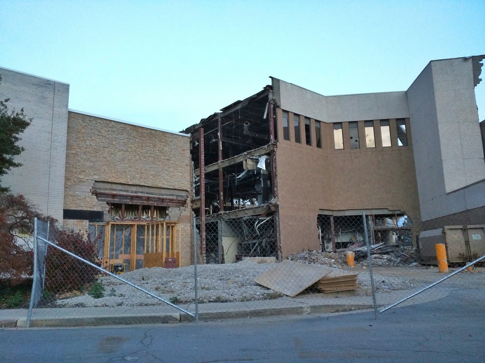 Robert Dyer Bethesda Row White Flint Mall destroyed!! (Photos)
