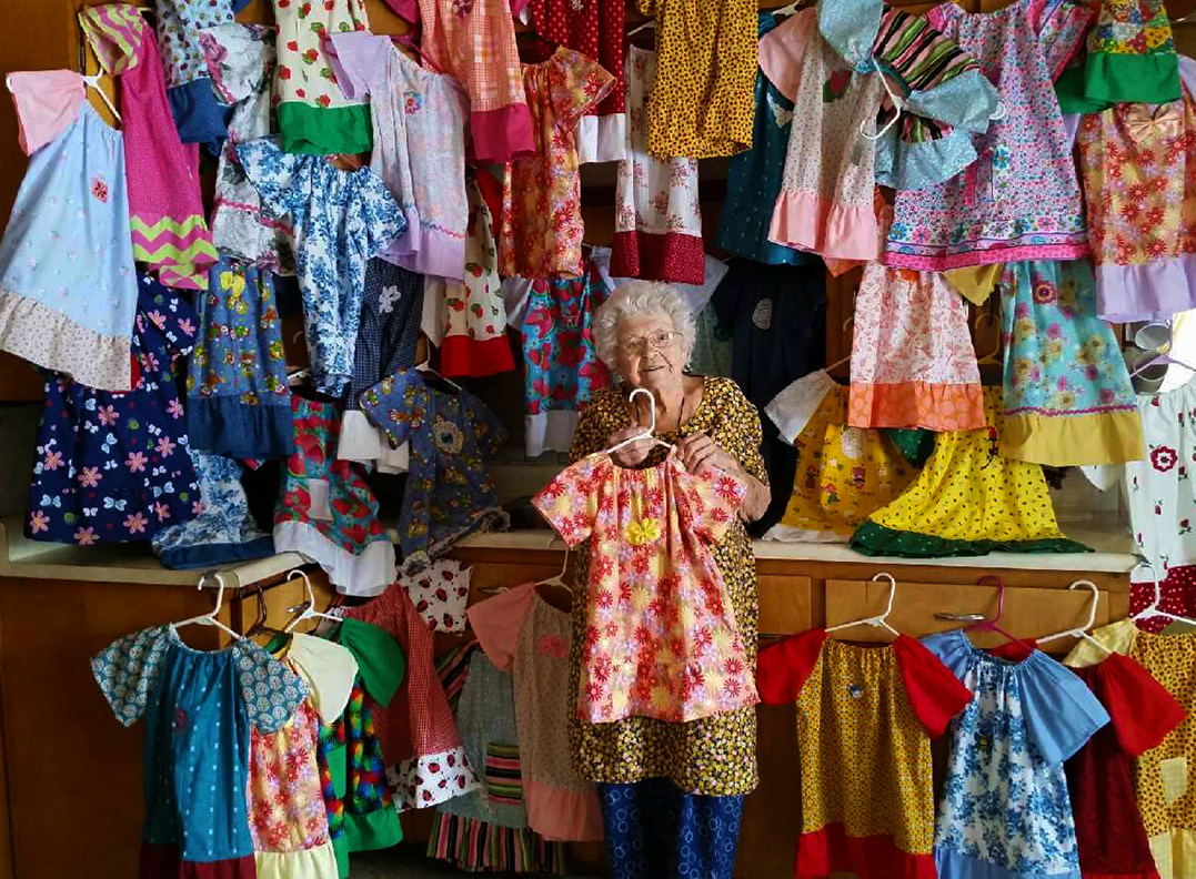 Lilian tem 100 anos e criou mais de mil vestidos para crianças em ...