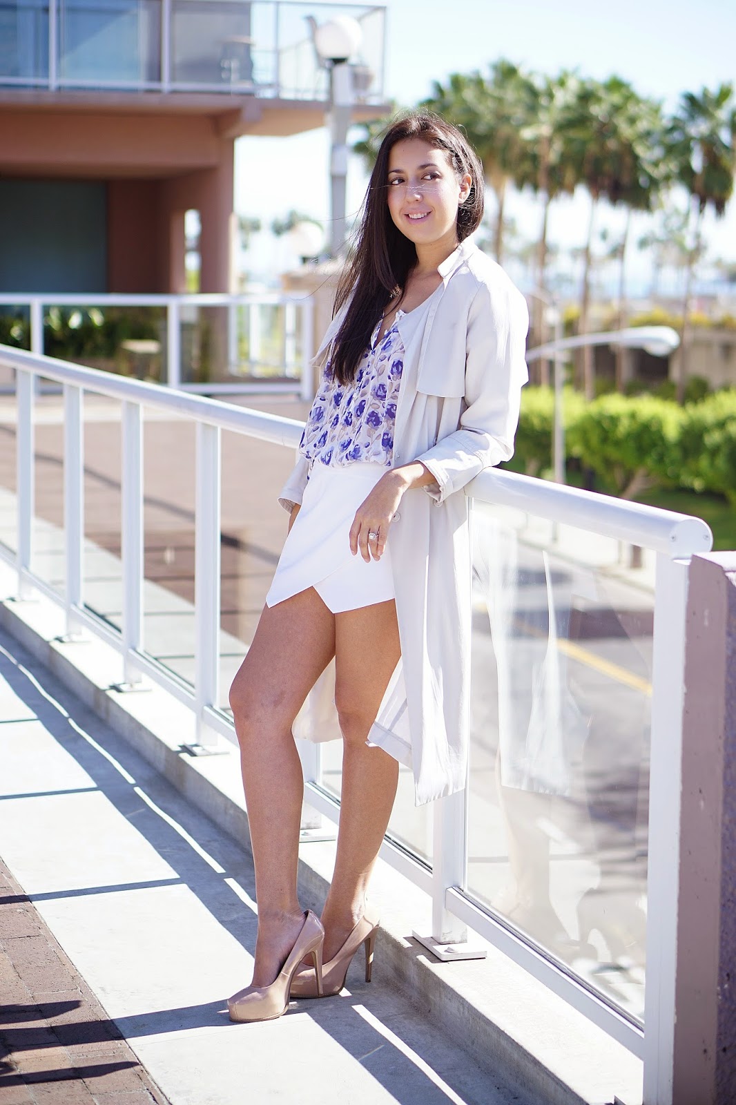 H&M trench coat, Flowy Trench coat, How to wear a Trench Coat, LC Lauren Conrad, Lauren Conrad Print Chiffon top, Nude Pumps, Simply Vera nude heels, White Skort, Forever 21 White Skort, 