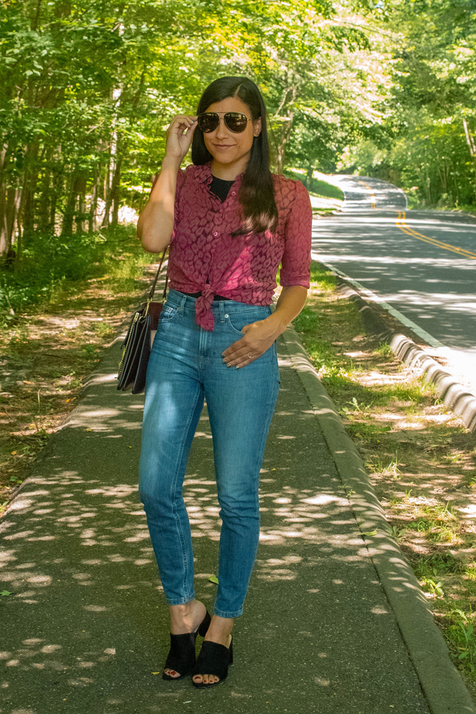 {outfit} How to Wear High Waisted Jeans in Summer | Closet Fashionista