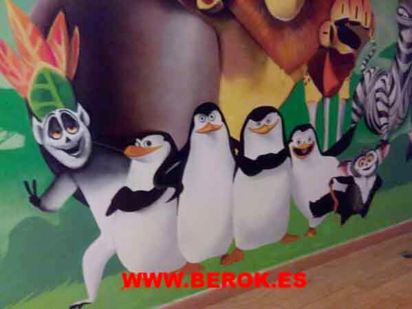 Mural infantil pingüinos Madagascar